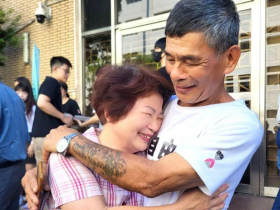 呂金鎧判決無罪，向天上父母喊：兒沒錯！女大生案19年冤獄怎造成？32年青春最高賠3400萬換不回